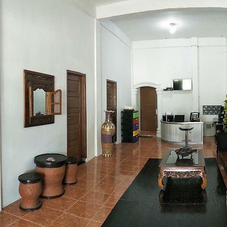 Kana Hasya Homestay "Rumoh Jamee" Meulaboh Ngoại thất bức ảnh
